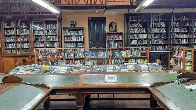 Biblioteca Popular del Paraná.