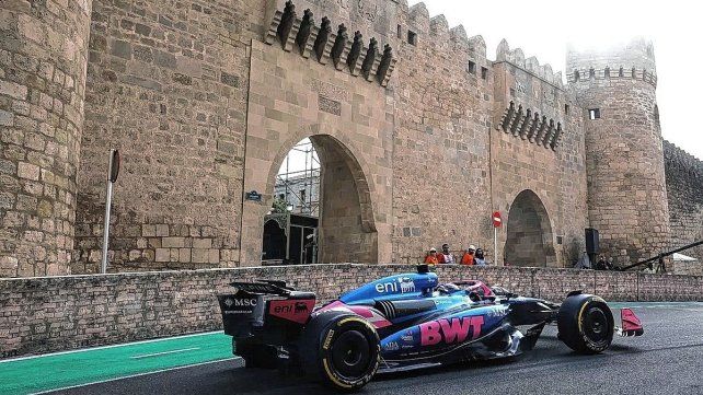 La larga recta de Bakú un escolló para Alpine. La larga recta de Bakú un escolló para Alpine. 