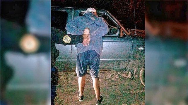 Un hombre robó una camioneta Ford Ranger en Hernández y tras la intervención policial el ladrón fue reducido y detenido