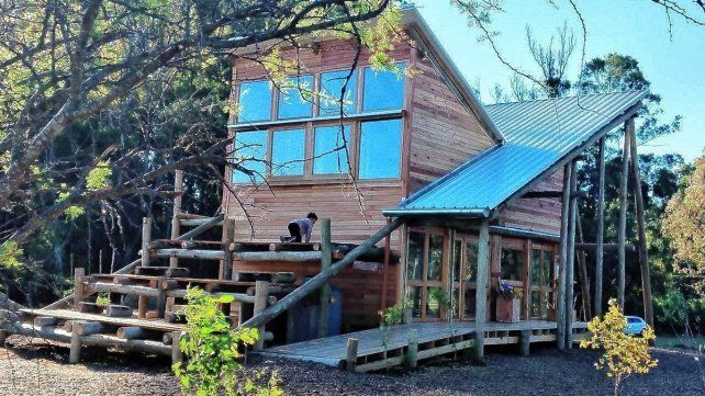 La escuela Secundaria de Formación Agroecológica tiene la primer aula sustentable del país. Enseñan a alimentarse con plantas nativas.