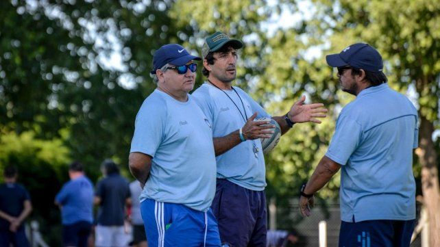 Francisco Nin junto los colaboradores del rugby en Rowing. Francisco Nin junto los colaboradores del rugby en Rowing.