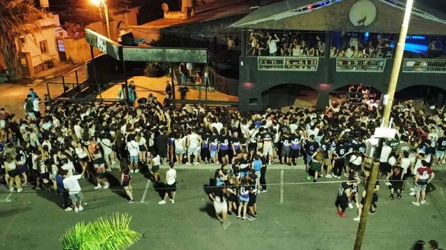 Festejos por el último día de clases en Paraná: tres menores hospitalizados Festejos por el último día de clases en Paraná: tres menores hospitalizados