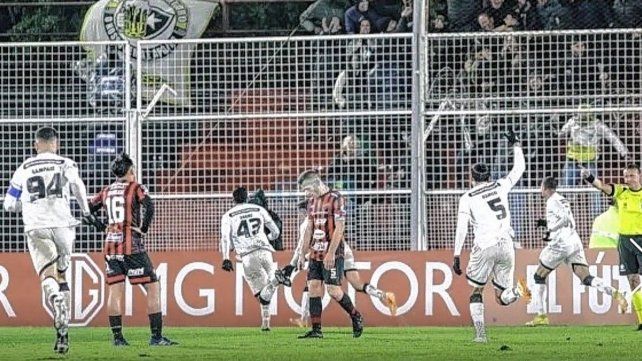 Botafogo de Brasil fue la última institución que contó con su hinchada en el estadio Grella del Club Atlético Patronato de la Juventud Católica. Botafogo de Brasil fue la última institución que contó con su hinchada en el estadio Grella del Club Atlético Patronato de la Juventud Católica.