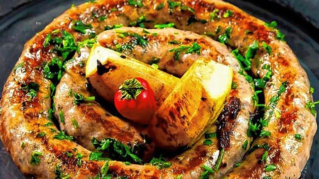 En Brasil. Actualmente el comercio de carnes de caimanes se ha convertido en un éxito.