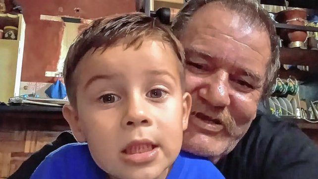 Ramón, el abuelo de Lucio Dupuy, asegura que siente su presencia en la casa. El pequeño de cinco años fue asesinado por su mamá y la pareja