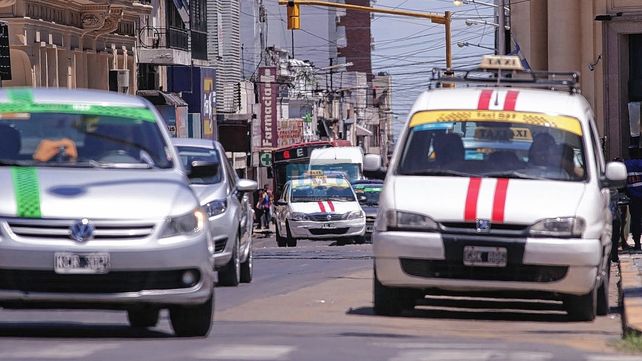 Con aperturas y mayor movimiento social creció la demanda y faltan taxis y remises