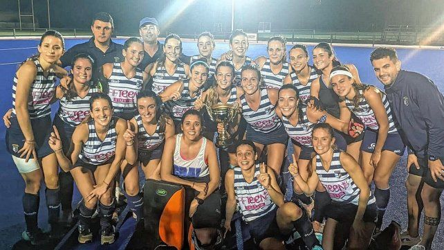 Las chicas de CRAI festejan el título en el Torneo Dos Orillas. Las chicas de CRAI festejan el título en el Torneo Dos Orillas.