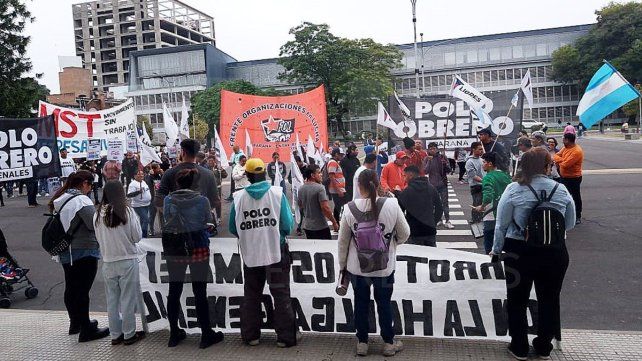 El gobierno descontará el día a los docentes que adhieran al paro por el Iosper El gobierno descontará el día a los docentes que adhieran al paro por el Iosper