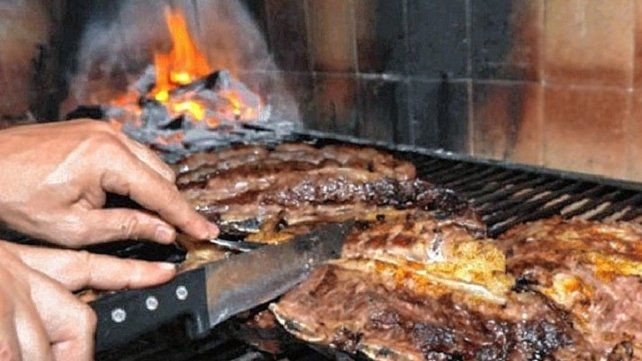 El asado es un clásico que forma parte de la cultura argentina El asado es un clásico que forma parte de la cultura argentina