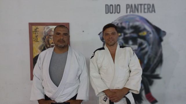 El instructor del Dojo Pantera, Andrés Gómez (izquierda) y el árbitro internacional Andrés Schulz (derecha). El instructor del Dojo Pantera, Andrés Gómez (izquierda) y el árbitro internacional Andrés Schulz (derecha).