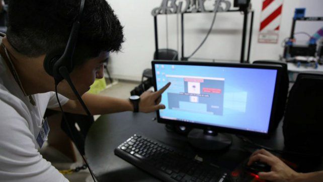 En las escuelas técnicas crece la matrícula y hay más mujeres En las escuelas técnicas crece la matrícula y hay más mujeres