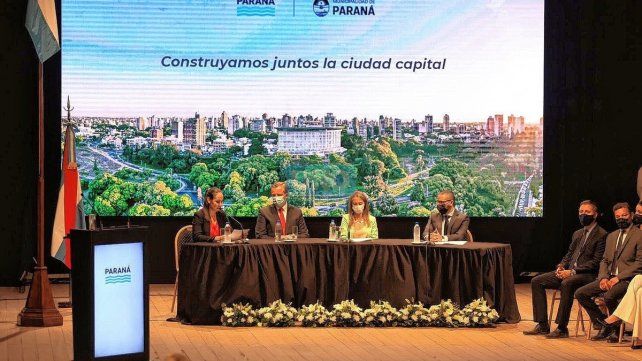 El intendente de Paraná, Adán Bahl, presenta este martes una memoria de su gestión en 2021 en la apertura de las sesiones ordinarias del Concejo Deliberante