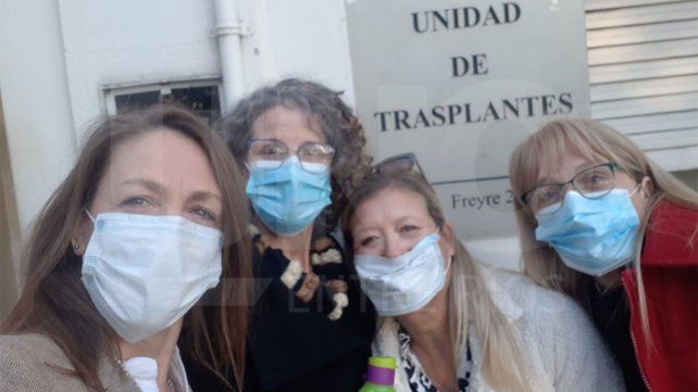 Daniela y sus tres primas paternas, el día que concurrieron a realizar los estudios de compatibilidad Daniela y sus tres primas paternas, el día que concurrieron a realizar los estudios de compatibilidad