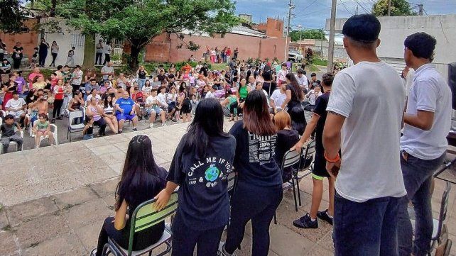 Los estudiantes de la Escuela Pablo de Tarso hicieron su Muestra anual. Los estudiantes de la Escuela Pablo de Tarso hicieron su Muestra anual.