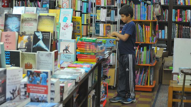 Educación. Advierten que a los altos costos de los libros se le suma el poco incentivo a la lectura.