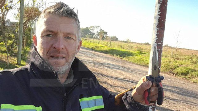 Lucas Spahn contó cómo fueron los minutos decisivos en los que le salvó la vida a un bebé de diez meses en Bovril. Recomendó capacitarse en RCP. Lucas Spahn contó cómo fueron los minutos decisivos en los que le salvó la vida a un bebé de diez meses en Bovril. Recomendó capacitarse en RCP.