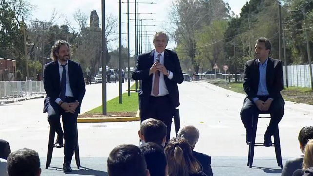 Alberto Fernández encabezó un acto junto a Sergio Massa y sus funcionarios más cercanos.