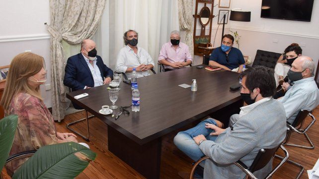 Funcionarios de distintas áreas coordinan la búsqueda de los restos de Pancho Ramírez.