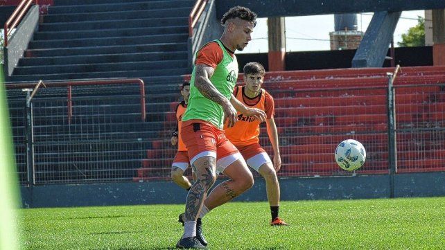 Alan Bonansea en el entrenamiento de Patronato. Alan Bonansea en el entrenamiento de Patronato.