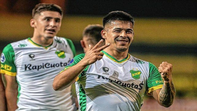 Defensa y Justicia se floreó en Uruguay y derrotó a Peñarol. Defensa y Justicia se floreó en Uruguay y derrotó a Peñarol.