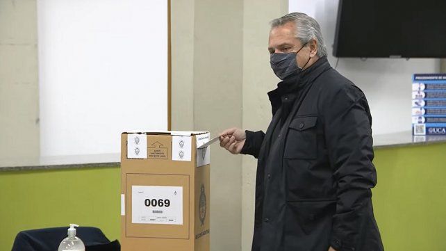 Alberto Fernández votó en Puerto Madero en las PASO 2021.