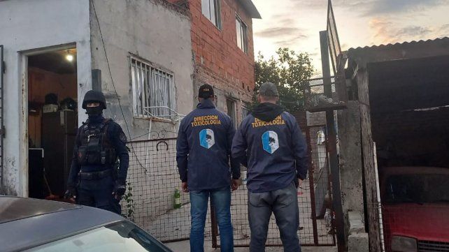 En un operativo antidrogas en Victoria detuvieron a dos personas por el delito de narcomenudeo. En un operativo antidrogas en Victoria detuvieron a dos personas por el delito de narcomenudeo.