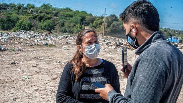 Doctora Silvina Saavedra y una jornada de inoculación en el volcadero de Paraná.