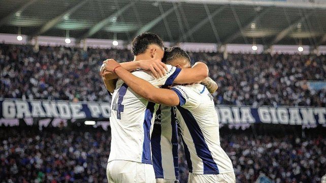 Talleres derrotó 2 a 0 a Atlético Tucumán en el Kempes. Talleres derrotó 2 a 0 a Atlético Tucumán en el Kempes.
