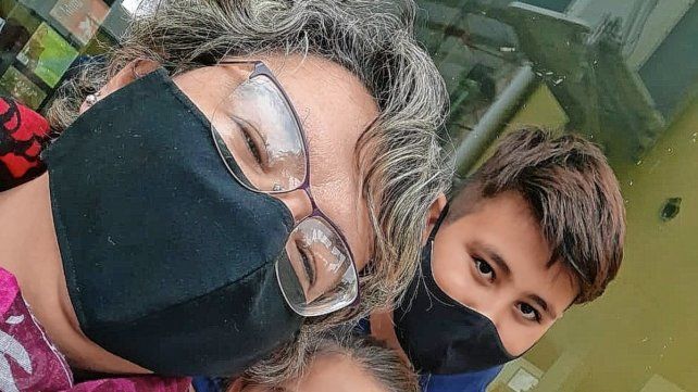 Maestros celebran su día. Alejandra Savio es maestra rural.