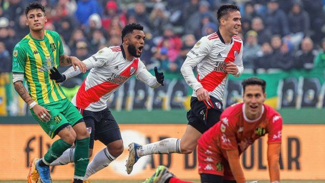 Borja y Palavecino arrancan el festejo en uno de los goles de River.