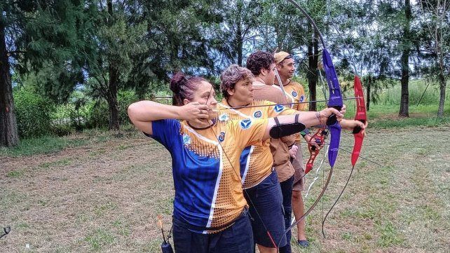 Tiro con arco, un deporte que crece día a día. Tiro con arco, un deporte que crece día a día.