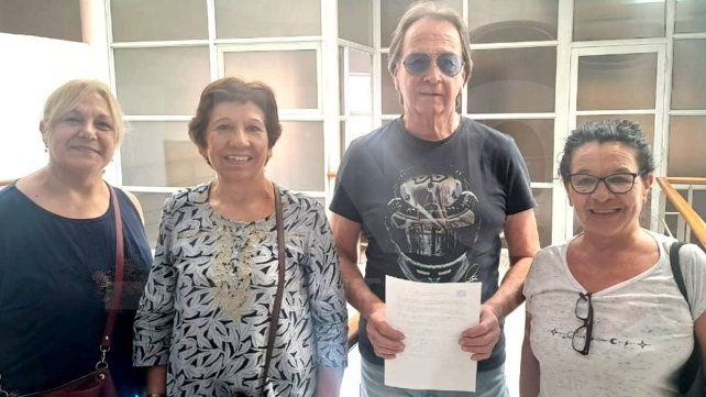 Autoconvocados del Iosper respaldaron la intervención. Autoconvocados del Iosper respaldaron la intervención.