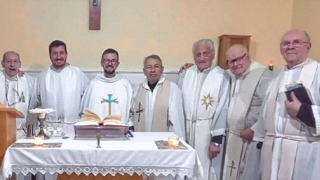 Cercanos. El padre Julián Rodríguez se ordenó el 21 de setiembre de este año y el padre Mattiassi el 22 de setiembre de 1962.