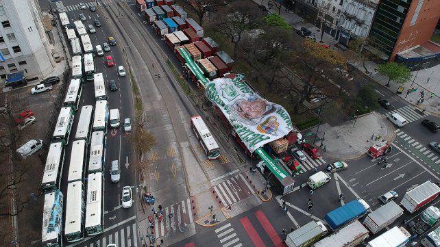 Una de las postales de un Día de la Lealtad en tiempos de pandemia.