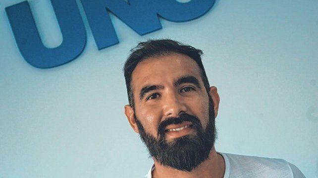 Héctor Acebedo revivió el título de Arsenal de Viale en la redacción de UNO.