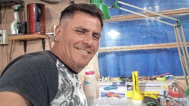 Mariano Salzman repara electrodomésticos