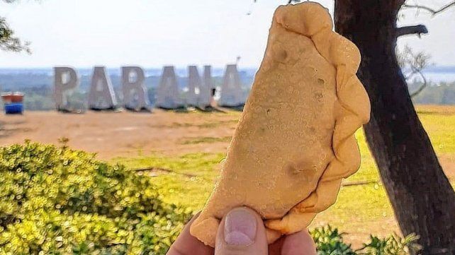 La empanada de pescado de río es un plato que se identifica fuertemente con Paraná.