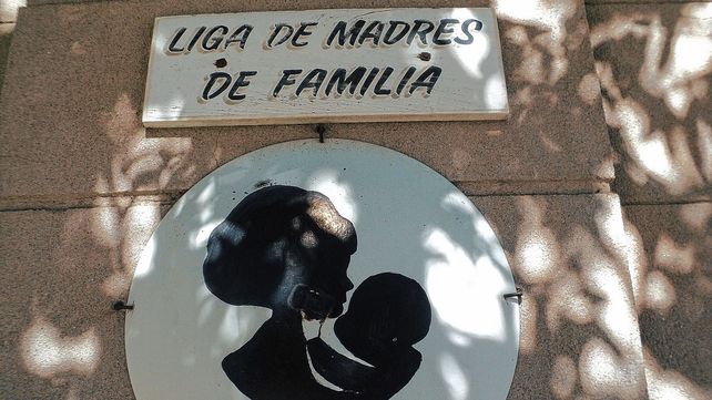 La Liga de Madres. Surgió para trabajar por y para las familias católicas, llevando adelante diferentes servicios.