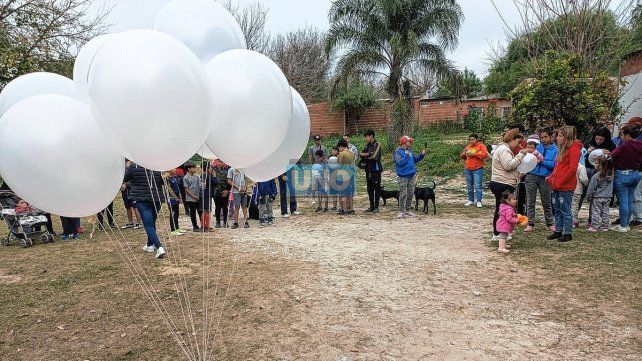 Santino Romero: Sentido homenaje en el patio de su abuela. Santino Romero: Sentido homenaje en el patio de su abuela.