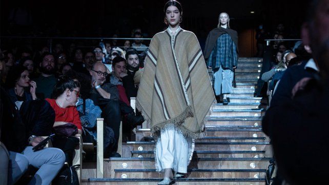 En la apertura de MICA MATRIA presentó el desfile de textiles Manta En la apertura de MICA MATRIA presentó el desfile de textiles Manta