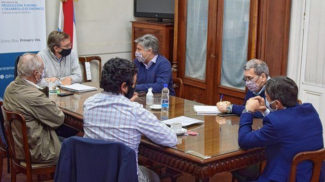 Bahillo y autoridades del Instituto del Seguro hablaron de inversiones en torno al cannabis medicinal.