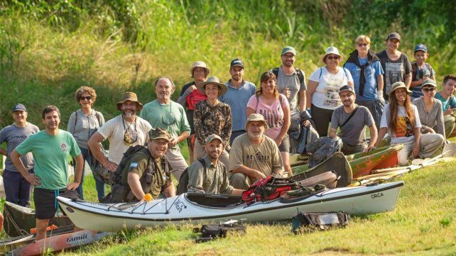 La primera limpieza se llevó a cabo en diciembre de 2022 en el sector conocido como balneario Rocha, donde nace el arroyo Perucho Verna