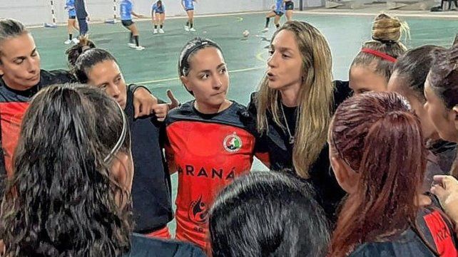 Ayelén Gillij estará a cargo de la Selección de Paraná por segunda temporada consecutiva. Ayelén Gillij estará a cargo de la Selección de Paraná por segunda temporada consecutiva.