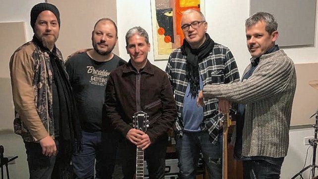 Lanzallamas hará su primera presentación y trabaja en un disco