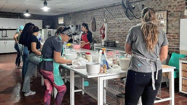 Hay varias opciones de taller, como cocina y panadería. Hay varias opciones de taller, como cocina y panadería.