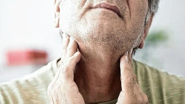 Enfermedad. La falta de información entre los profesionales de la salud y los efectos adversos del tratamiento representan un problema importante.