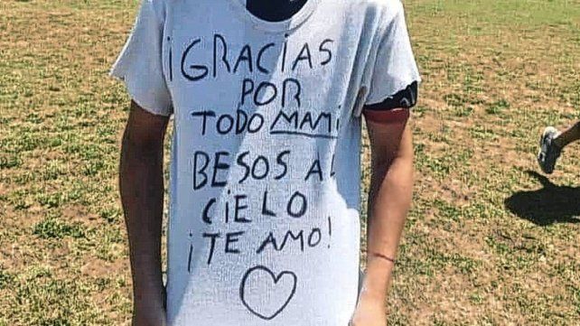 Un pequeño niño le dedicó el triunfo a su mamá y emocionó a todos.