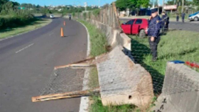 Paraná: un hombre falleció tras chocar contra un muro en Acceso Norte Paraná: un hombre falleció tras chocar contra un muro en Acceso Norte