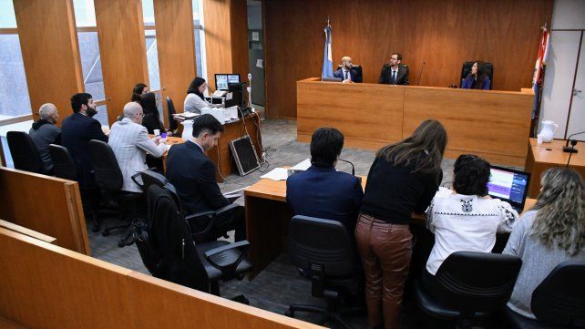 Los jueces Gonzalo Fernández Bussy, Lorena Aronne y Pablo Pinto presidirán las audiencias que se iniciaron hoy.