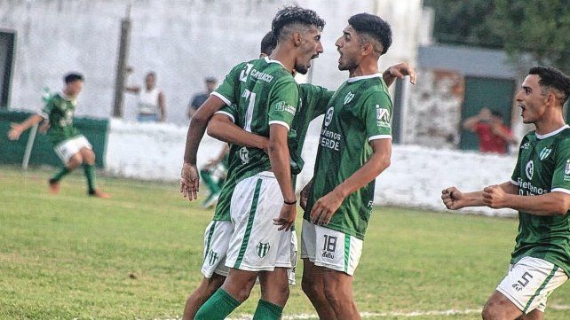 Oro Verde evitó la derrota en el final del encuentro disputado en el marco de la Copa Entre Ríos, Zona 4. Oro Verde evitó la derrota en el final del encuentro disputado en el marco de la Copa Entre Ríos, Zona 4.